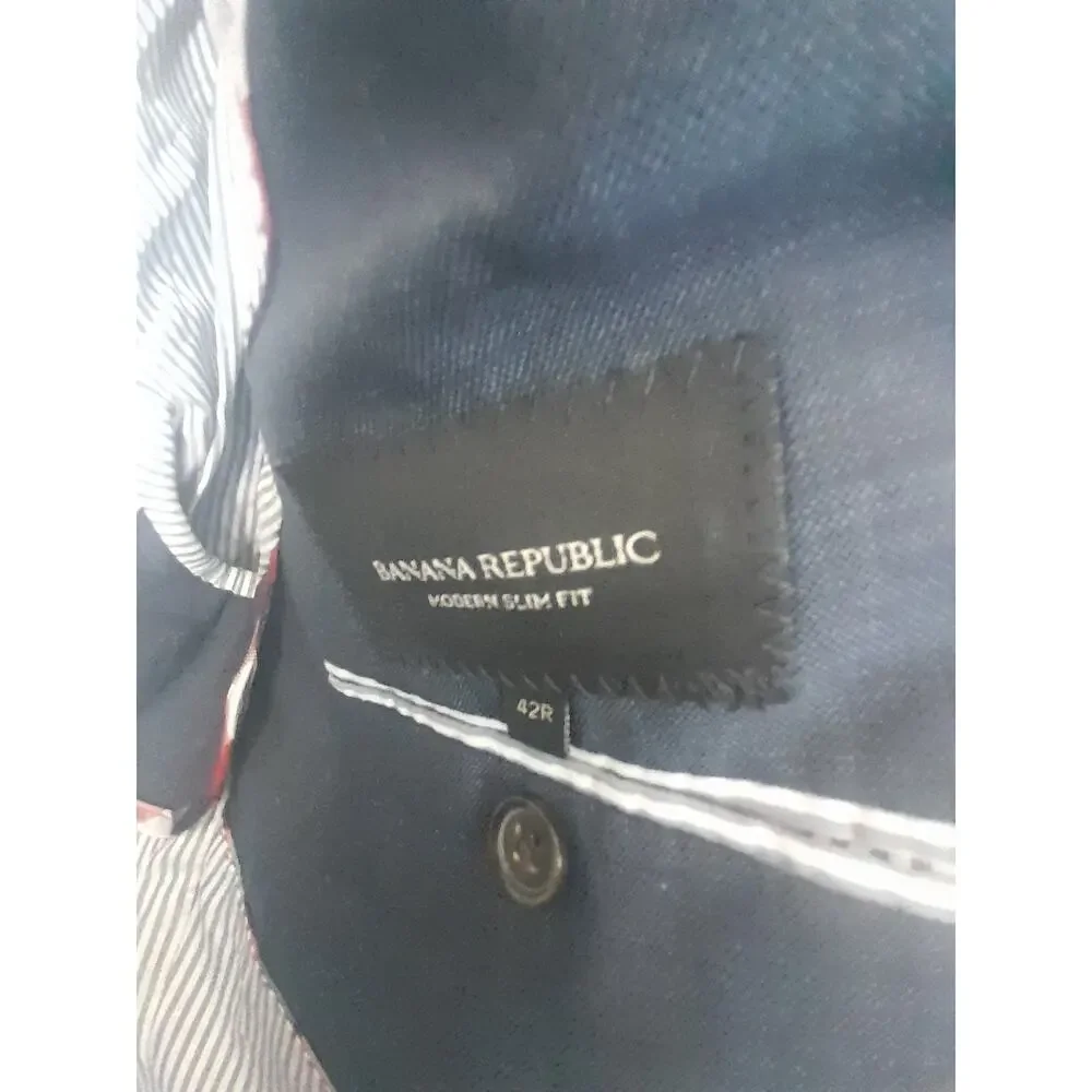 Banana Republic navy blue two-button blazer/jacket size 42R